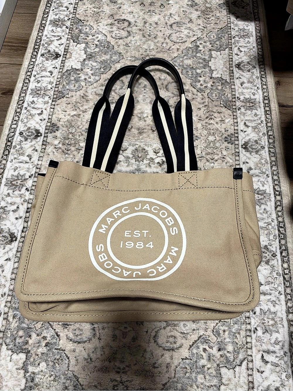 Marc Jacobs The Director Tote Tan & Black Tote Bag excellent condition